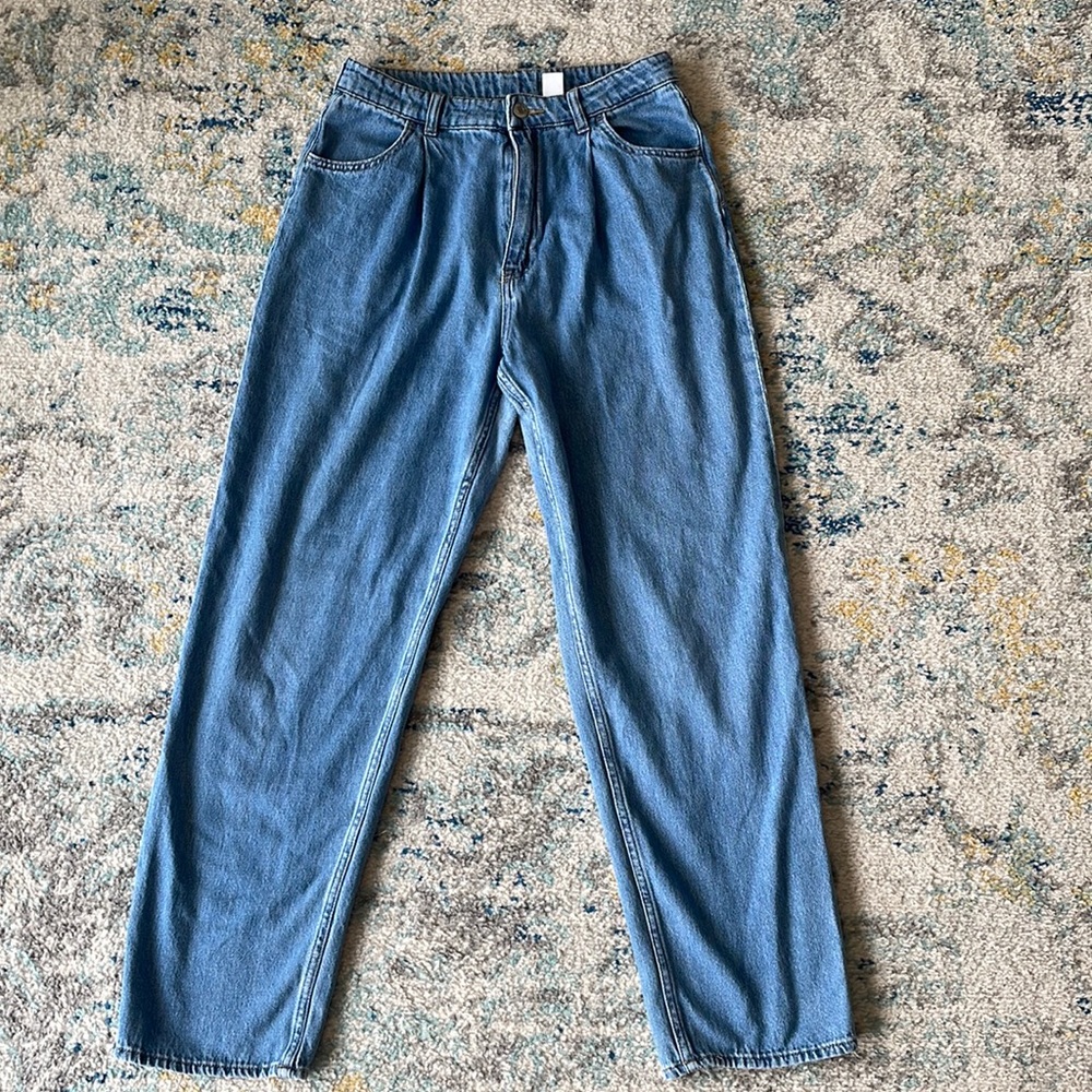 H & M high waisted, loose fit, pleated jeans, size 6